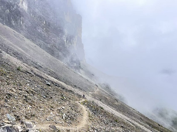 Mountain Yading trek